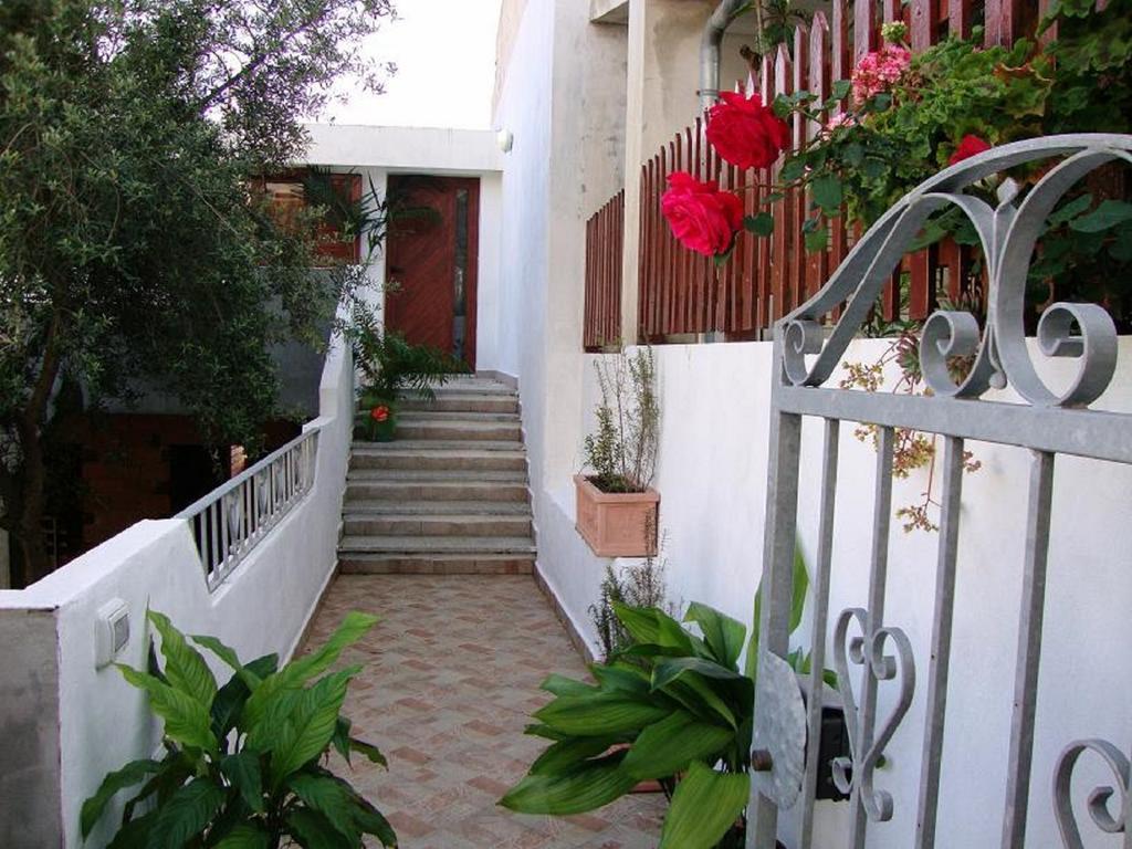 דירות קאלה גונונה Sebastian House מראה חיצוני תמונה